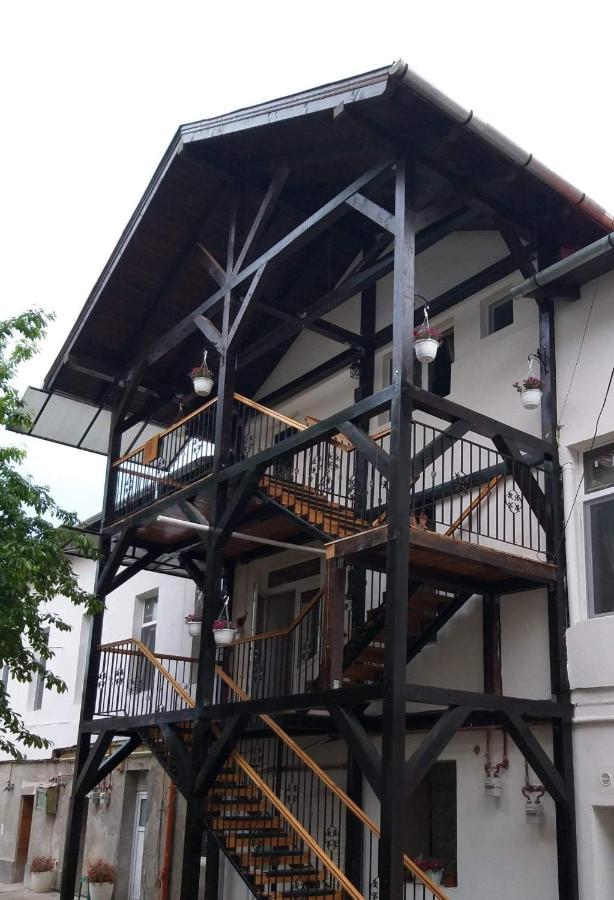Kali Host Home Away From Home Târgu-Mureş Eksteriør bilde